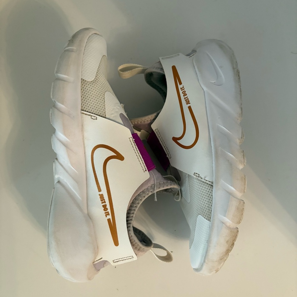 Nike Flex Runner 2 Low White Violet Frost Girls Sneaker DJ6040-101 - Size 1.5Y - Picture 4 of 9